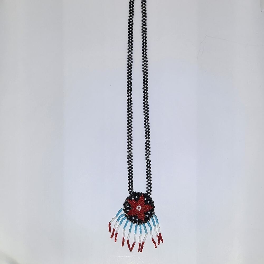 Elegant Red White Blue and Black Beaded Vintage Native American Beaded Necklace - Picture 4 of 6